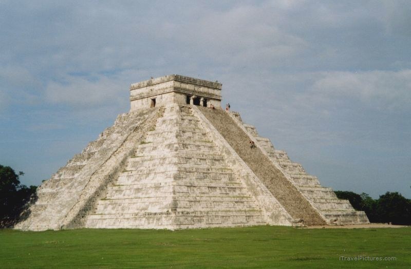 Chichén Itzá Mayan maya Temple of Kukulkan chichen itza
